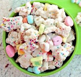 Delicious and easy Lucky Charms party mix! A fan favorite when you need to bring something to share.